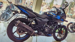 Bajaj Pulsar N160 Bike